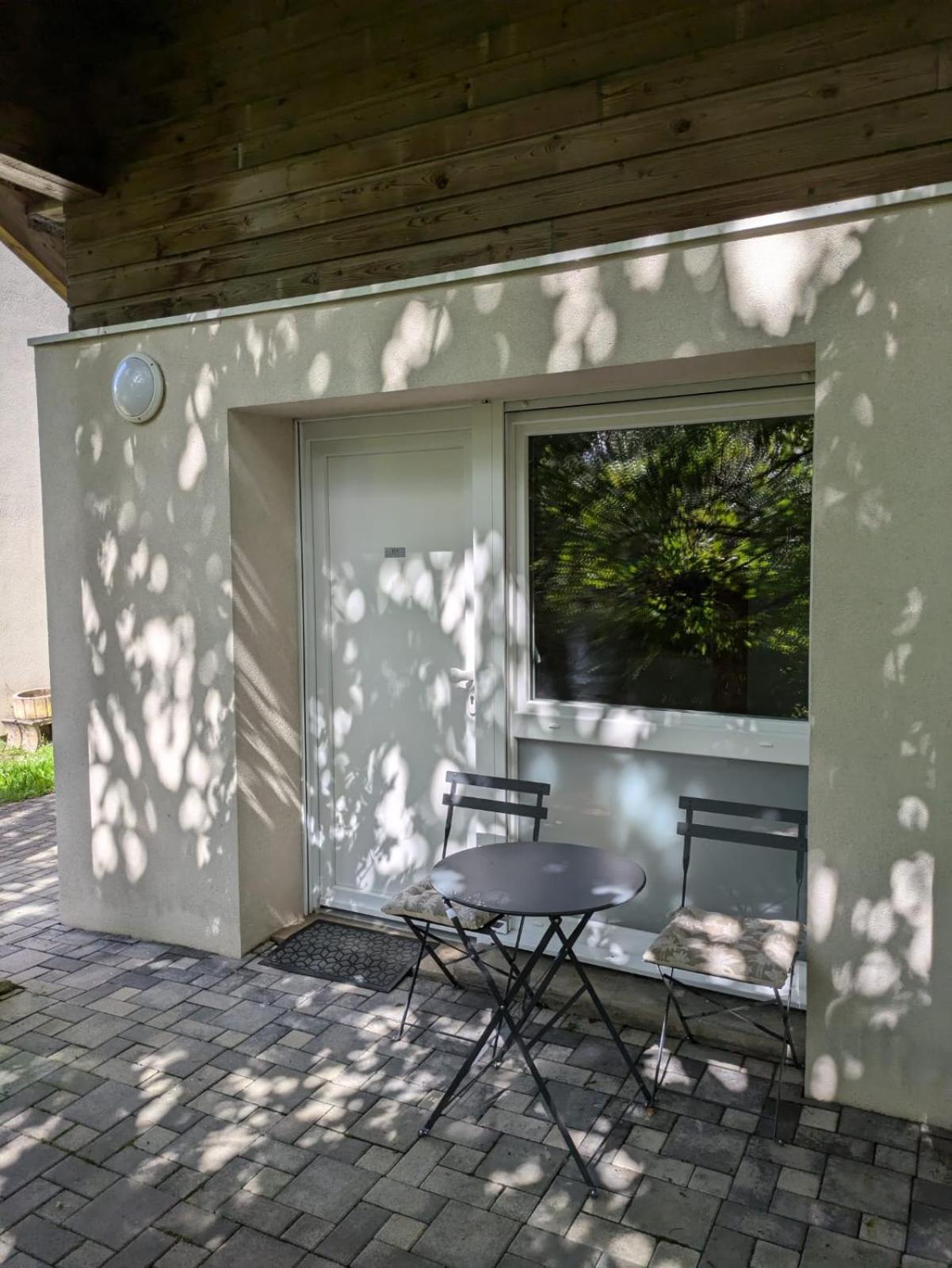 Studio Rez De Chaussee Avec Terrasse Centre Thermal Et Touristique - Casa Amneville Exterior photo