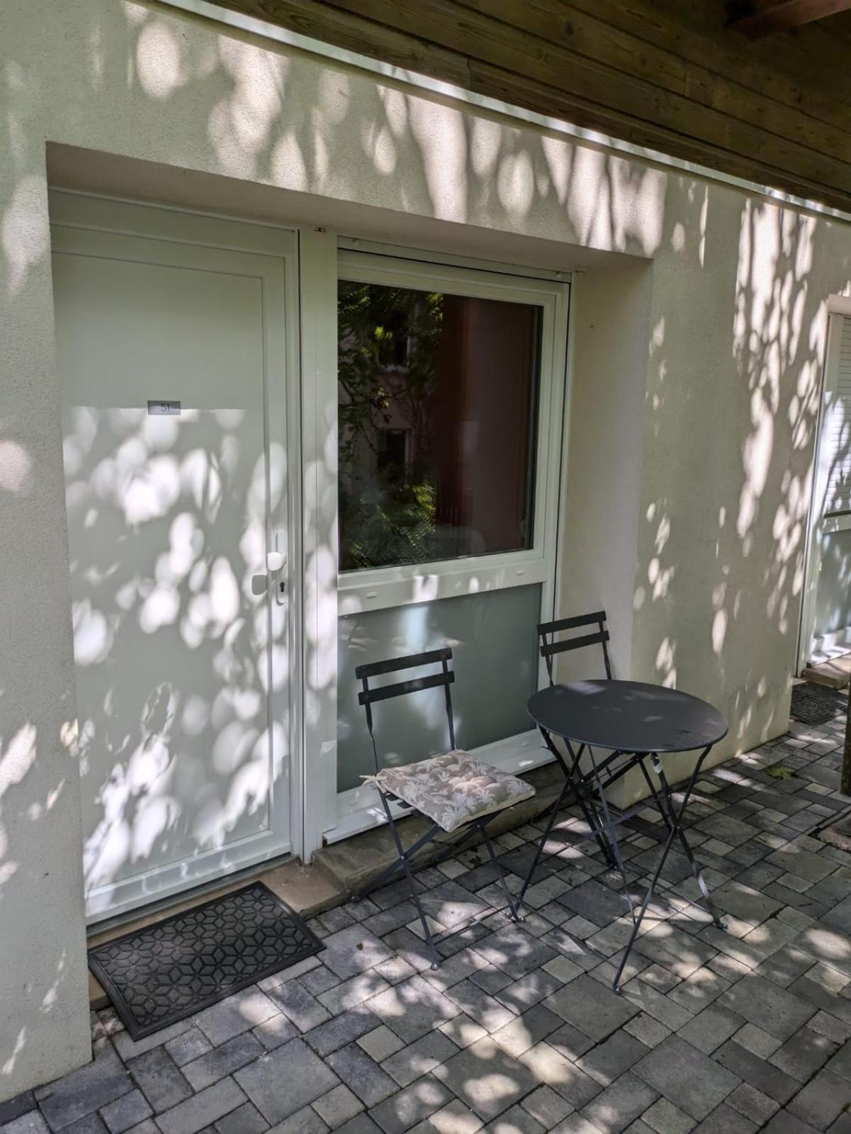 Studio Rez De Chaussee Avec Terrasse Centre Thermal Et Touristique - Casa Amneville Exterior photo